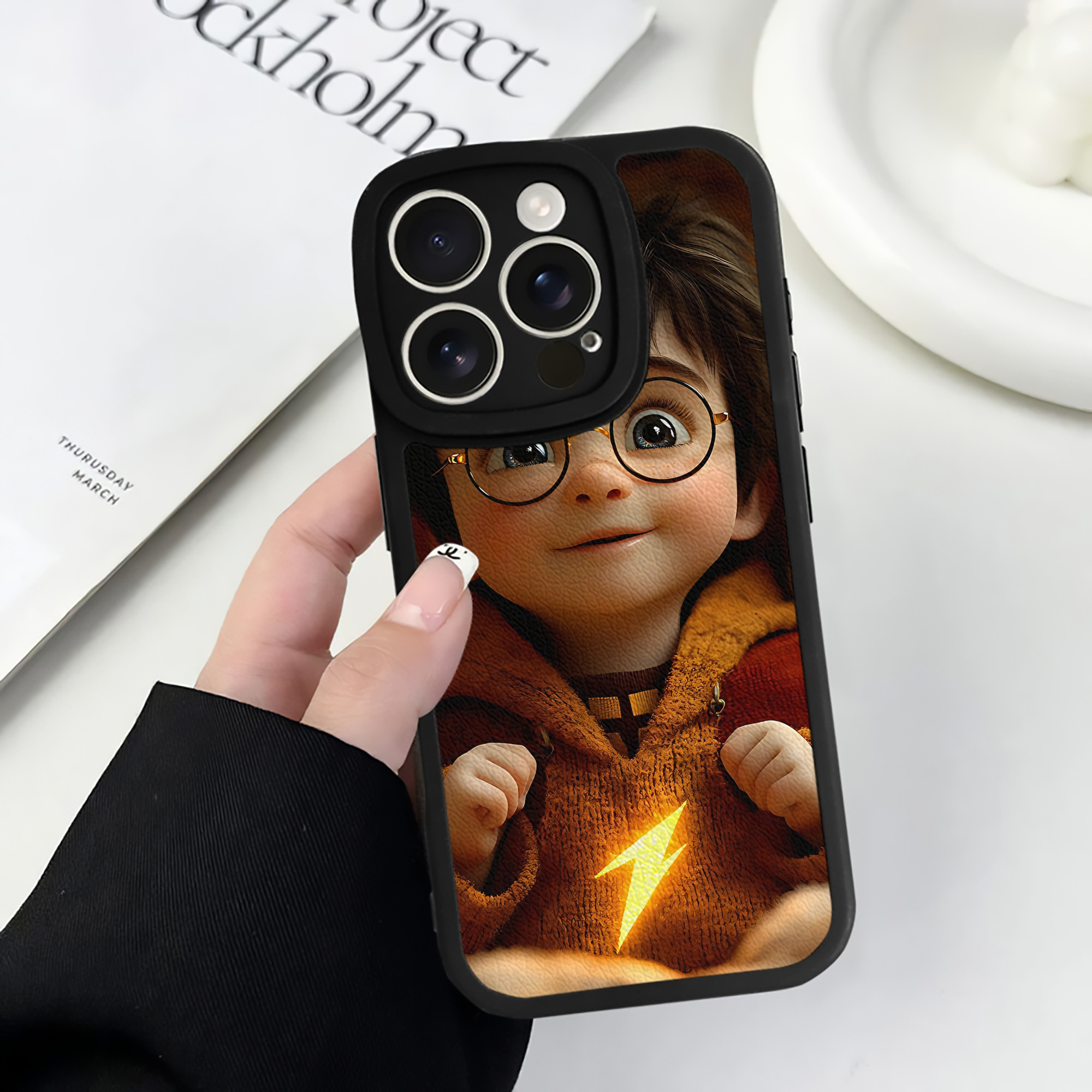 （画像用） Harry Potter ハリー・ポッターシリーズ 【iPhone 16シリーズ対応】シリコンスマホケース（レザー調） 材質：シリコン